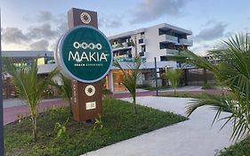 Makia Flats Muro Alto